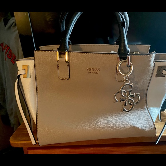 Guess Handbags - Guess purse